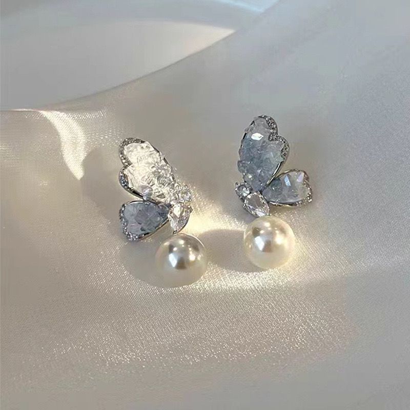 Magical Butterfly Earrings - Image 3