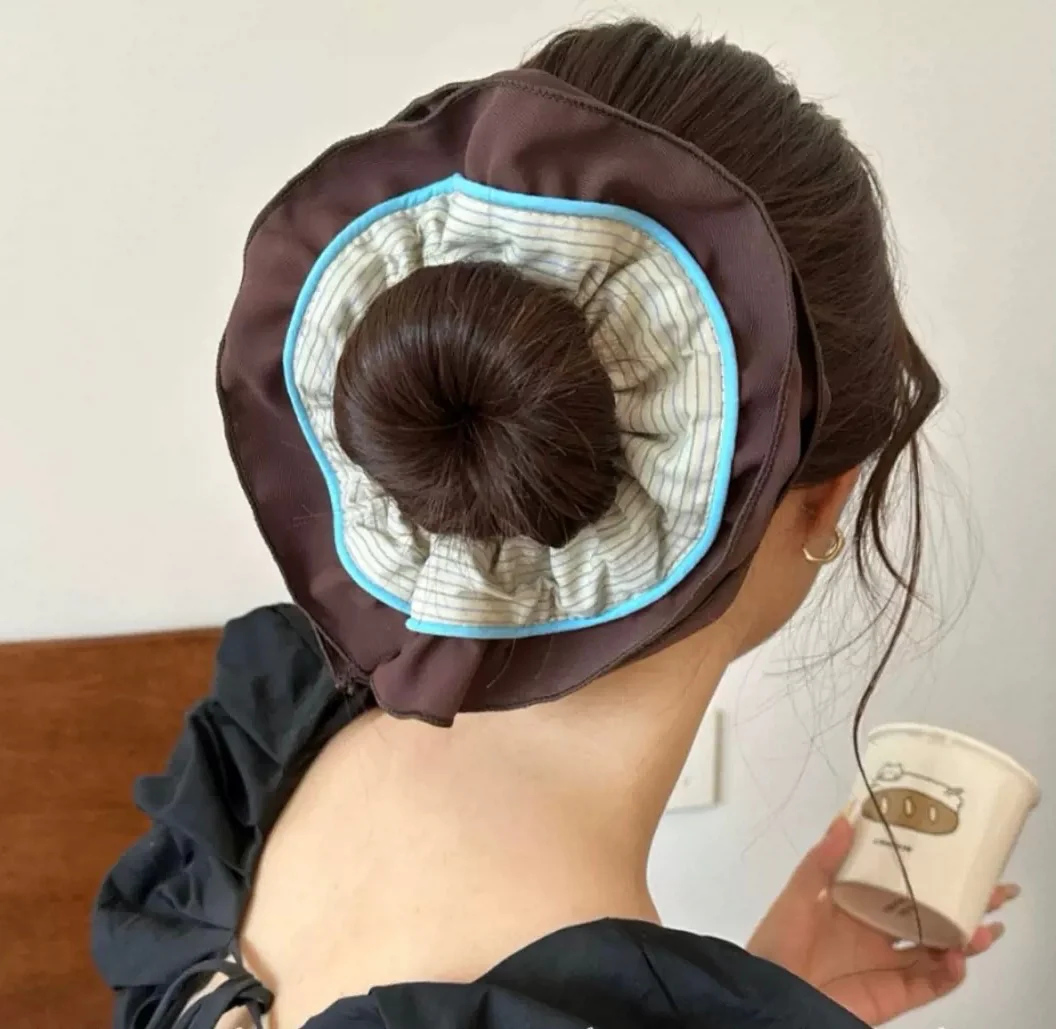 Maiden Blue Piped Scrunchie - Image 2