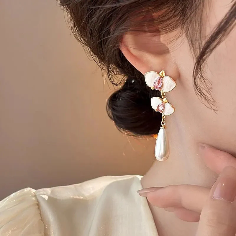 Main Character Energy Earrings - Image 5