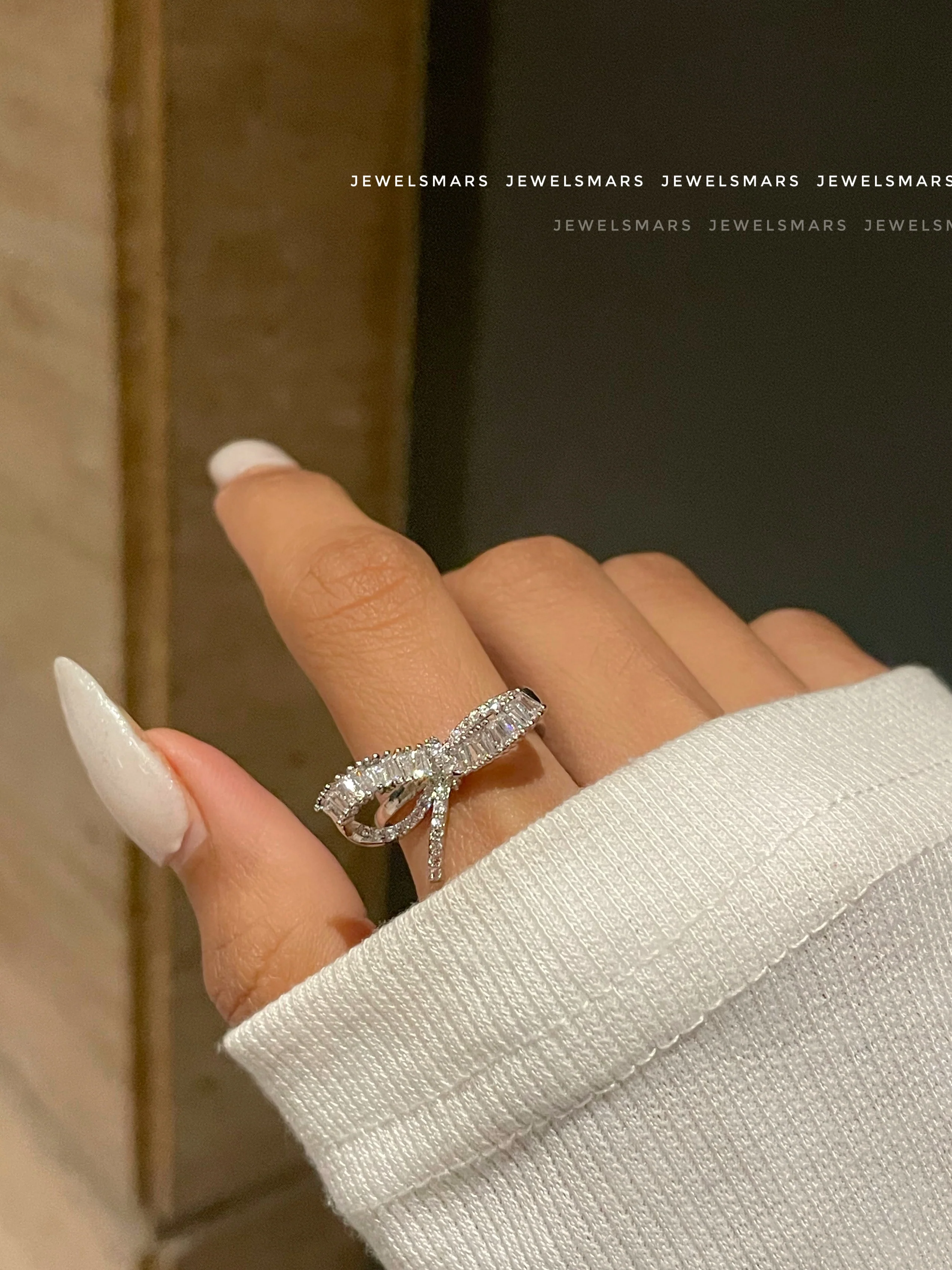 Main Character Feels- bow ring - Image 4