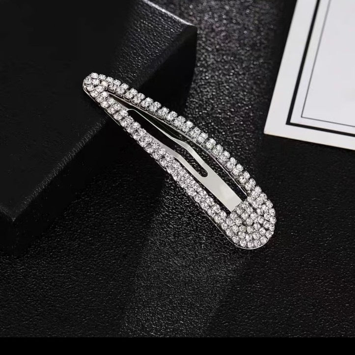 Main Character Hair Clip (1pc) - Image 2