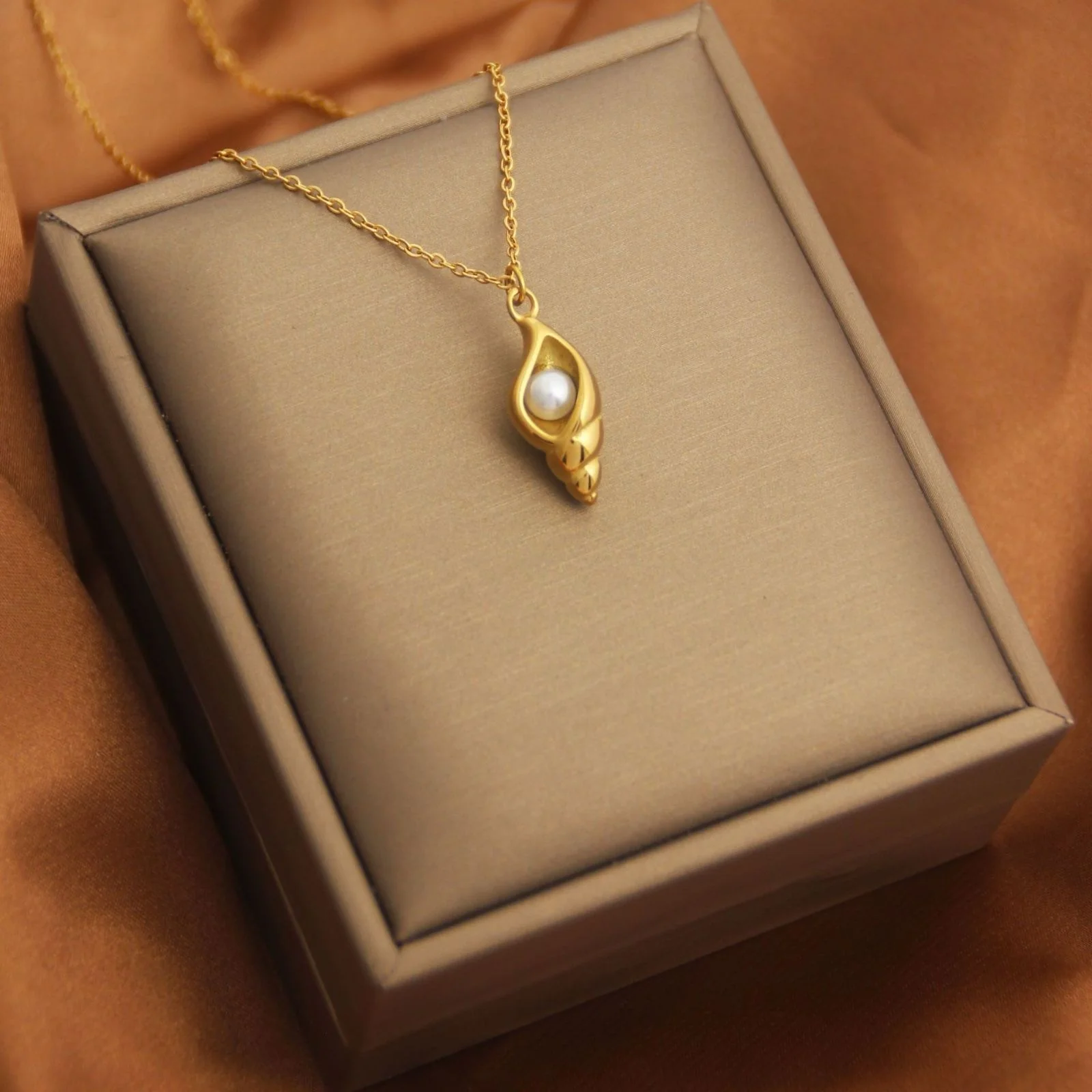 Marina Pearl Necklace - Image 2