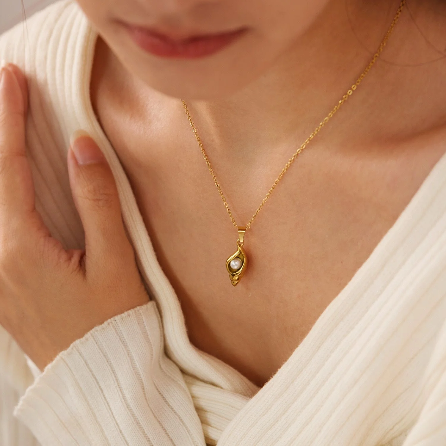 Marina Pearl Necklace - Image 3
