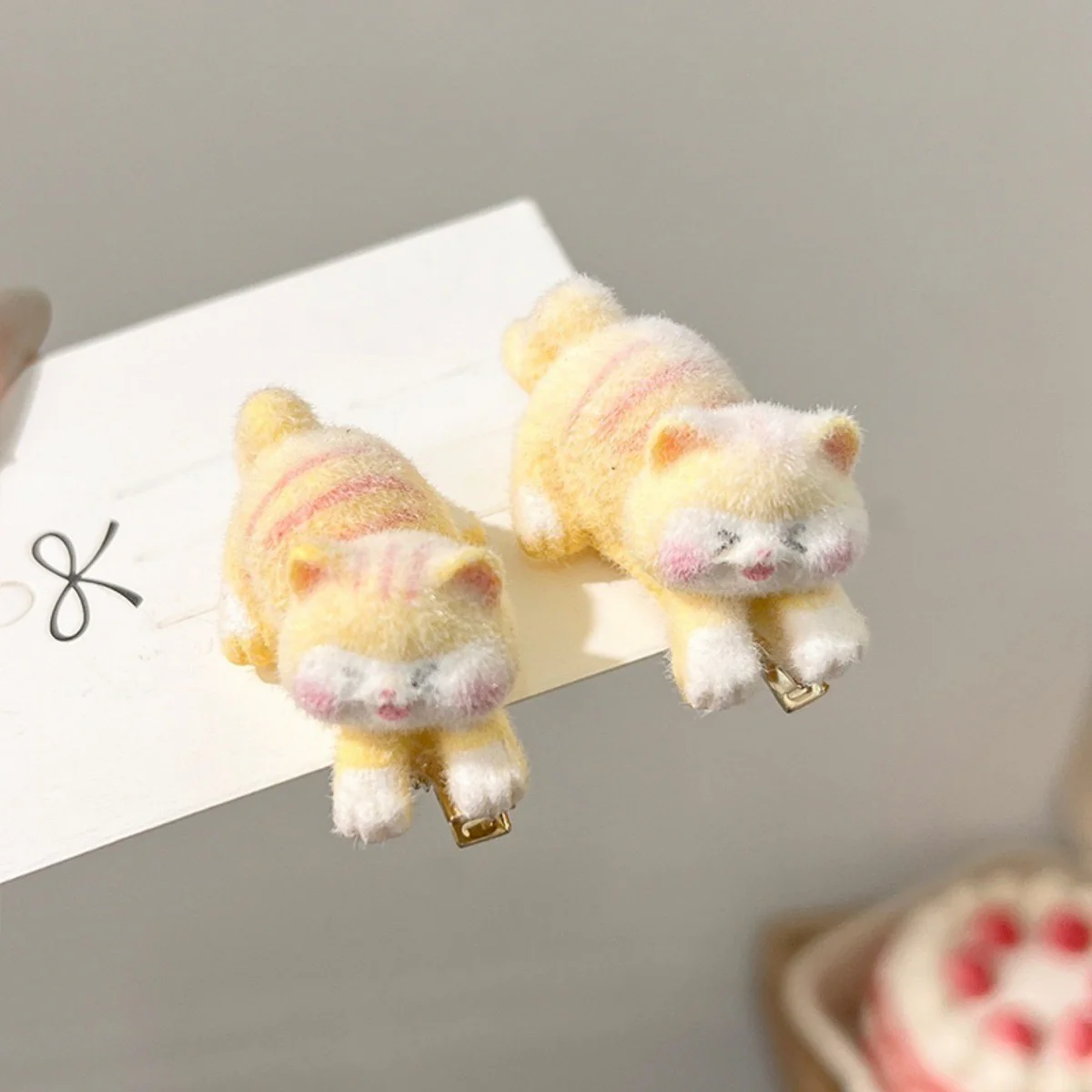 Meow-Meow Hair Clip (1pc) - Image 2