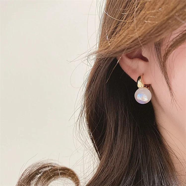 Mermaid Pearl statement hoop earrings - Image 4