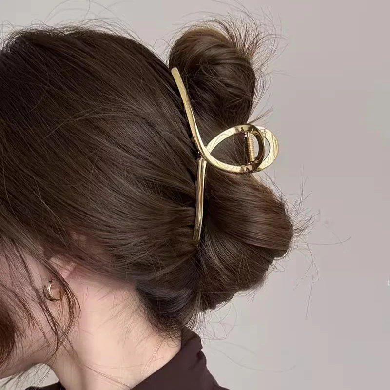 Metallic Grip Hair Claw - Image 5