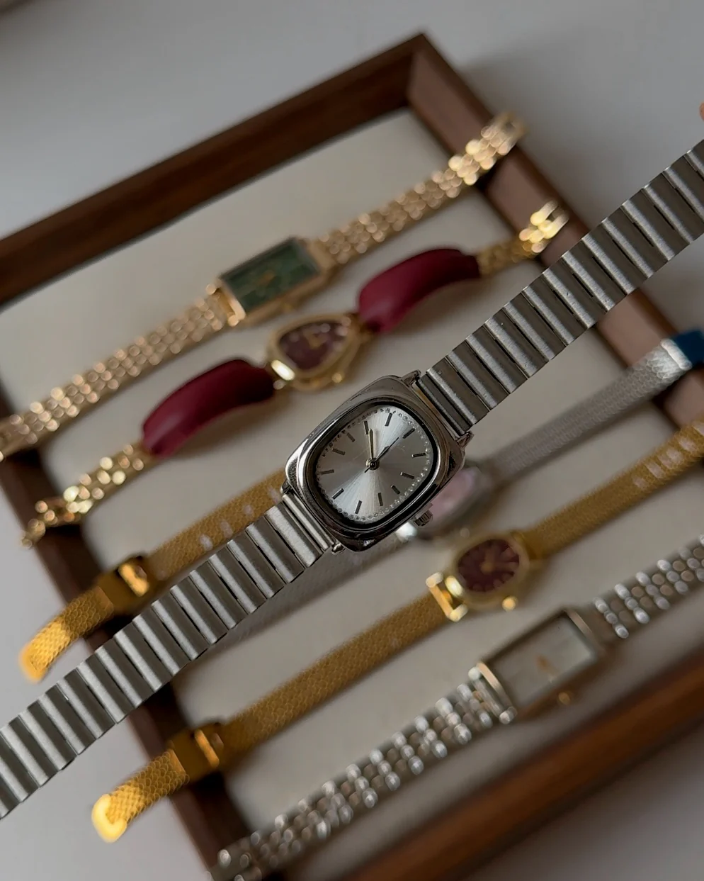 Metro Minimalist Ribbed Watch - Image 2