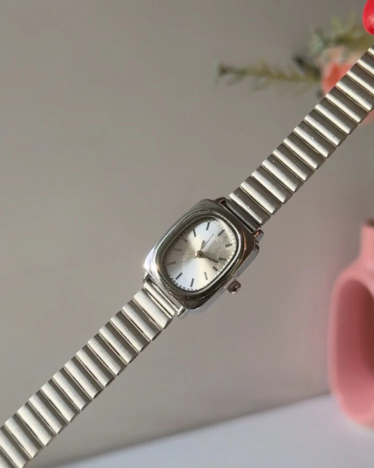 Metro Minimalist Ribbed Watch - Image 4