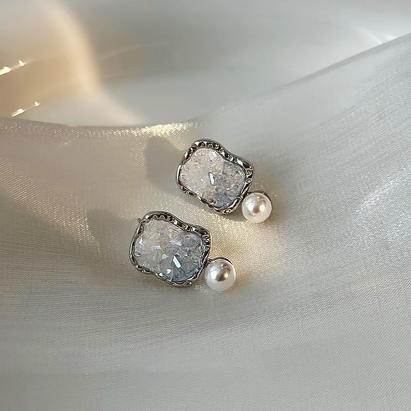 Mi Amor Crystal Earrings