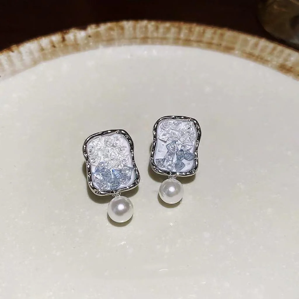 Mi Amor Crystal Earrings - Image 4