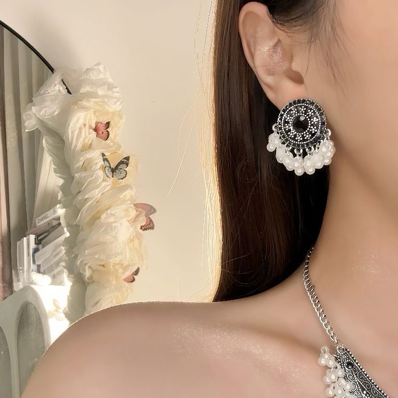 Midnight Dreamy Pearl Earrings - Image 2