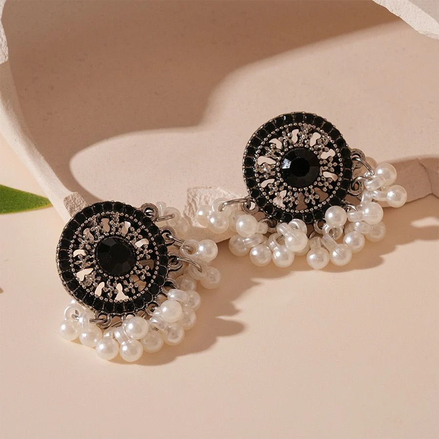 Midnight Dreamy Pearl Earrings - Image 3