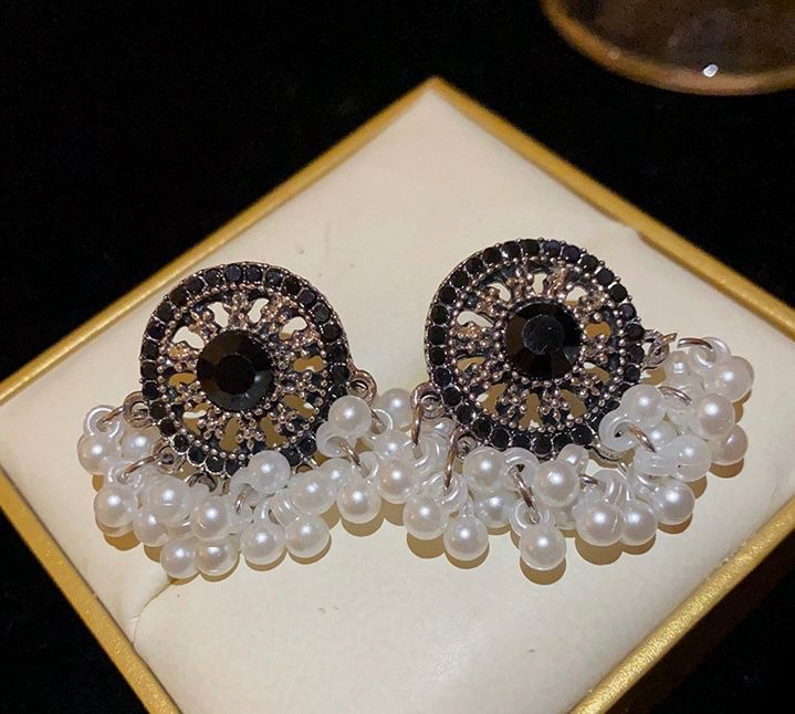 Midnight Dreamy Pearl Earrings - Image 6