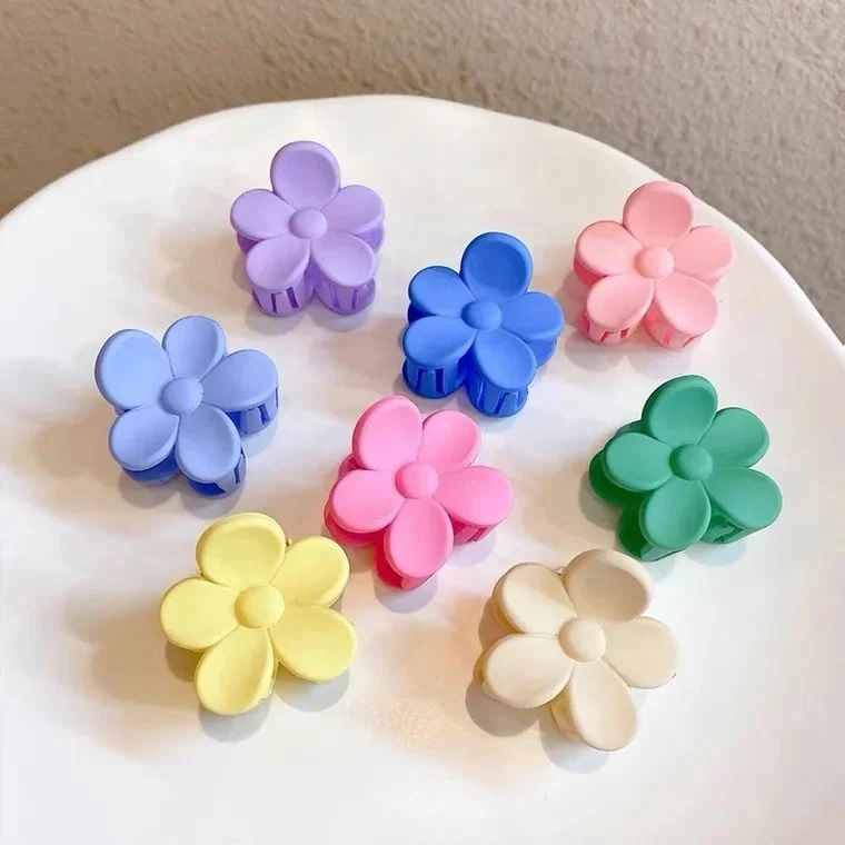 Mini Daisy Claw Clips