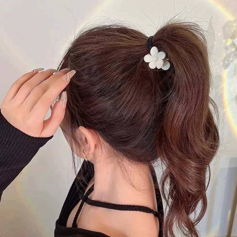 Mini Daisy Claw Clips - Image 2