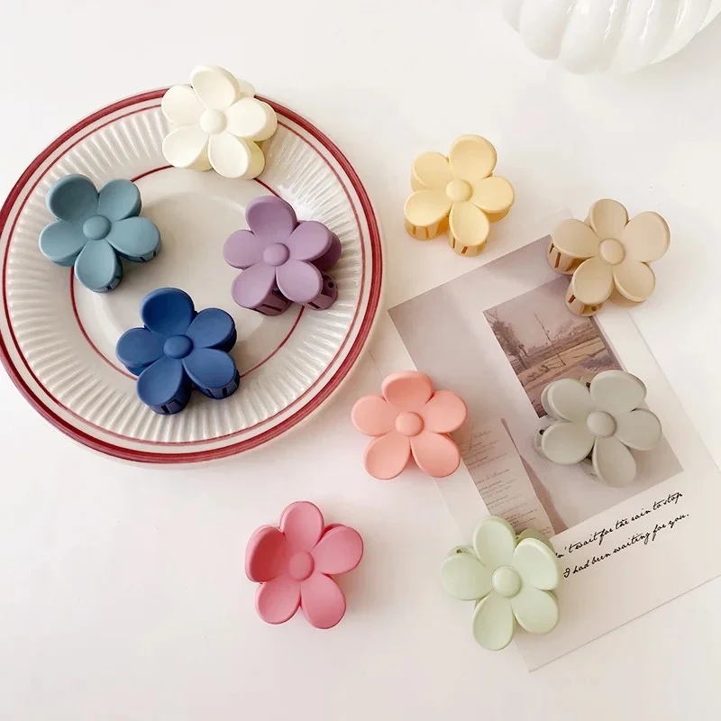 Mini Daisy Claw Clips - Image 3