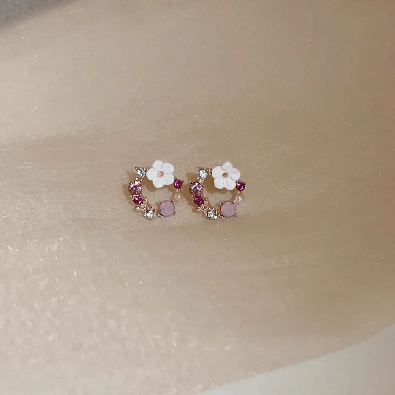 Minimal Dreamy Floral Earrings - Image 2