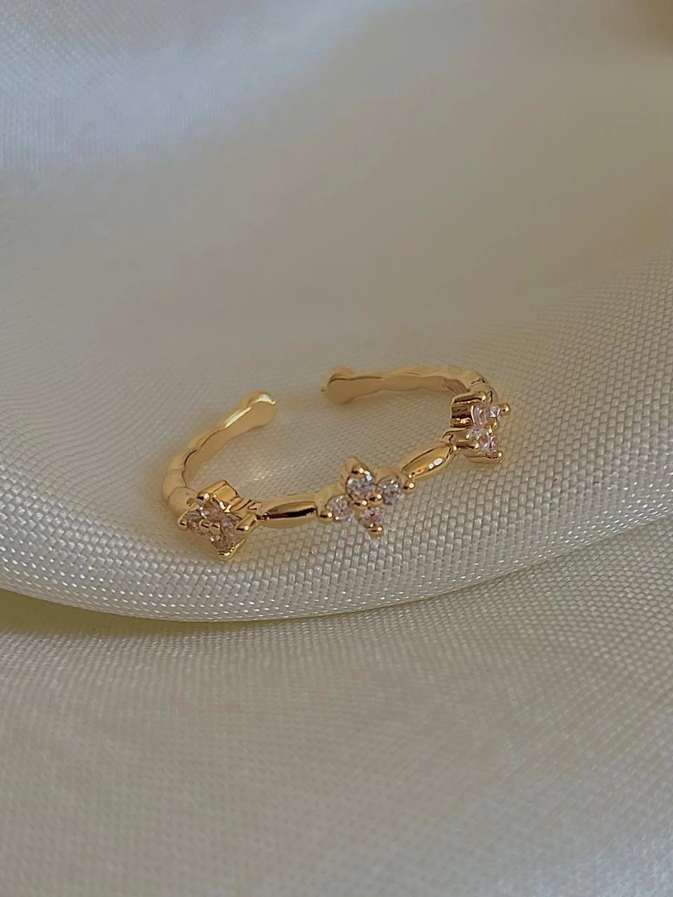Minimal Purple Clover Ring - Image 2