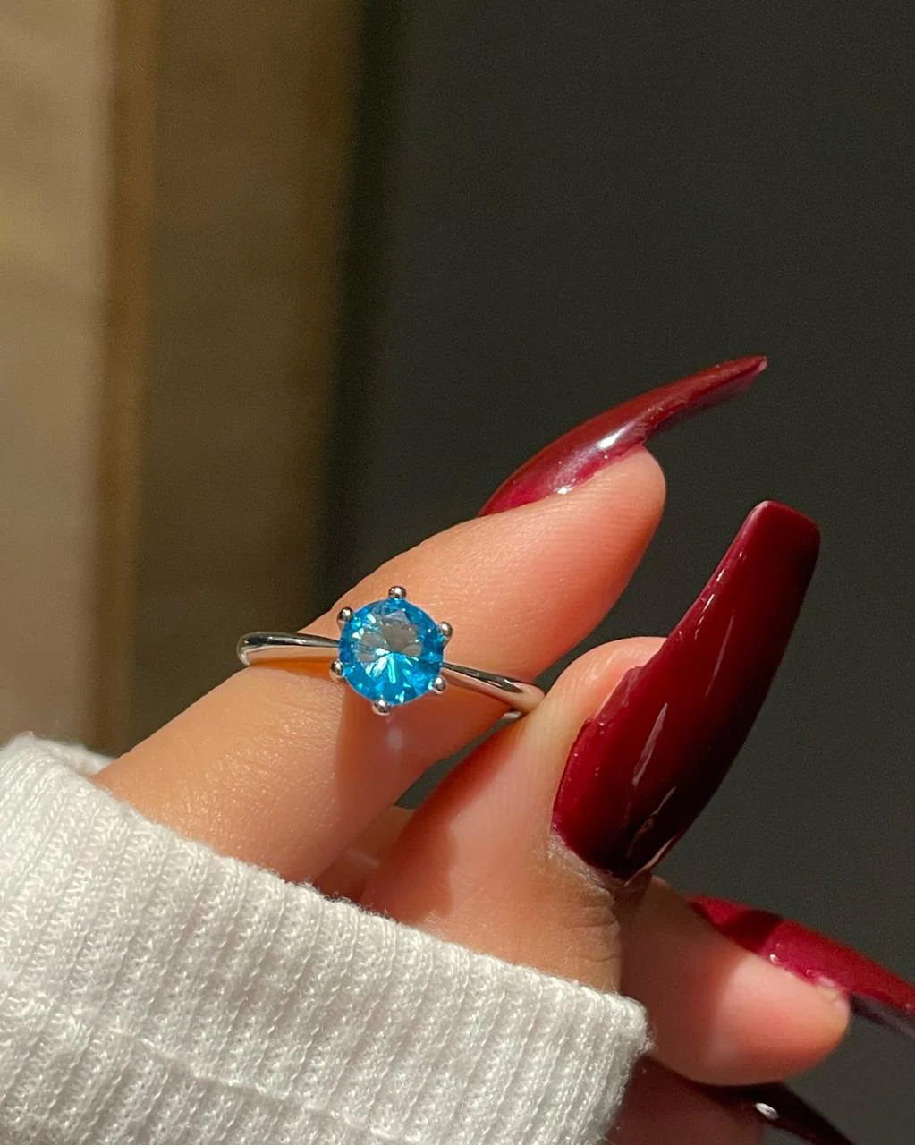 Minimal Solitaire Ring- blue