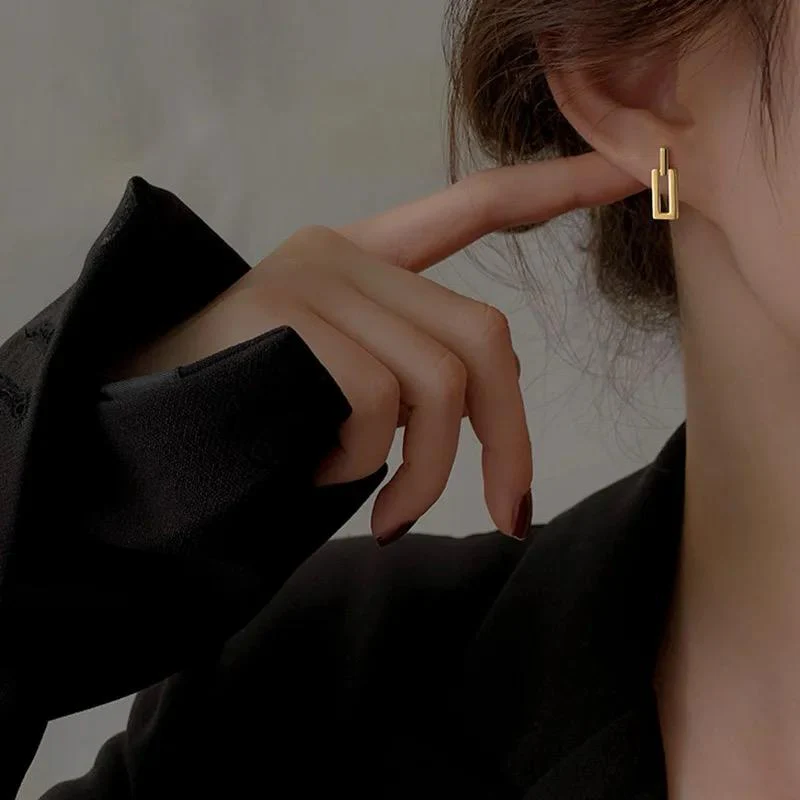 Minimal Statement Earrings - Image 3