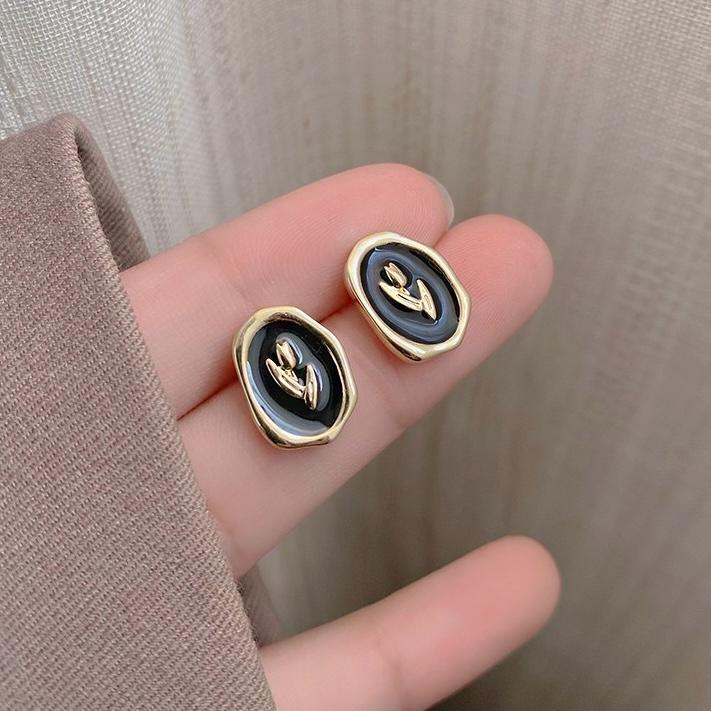 Minimal Tulip Earrings- black - Image 3