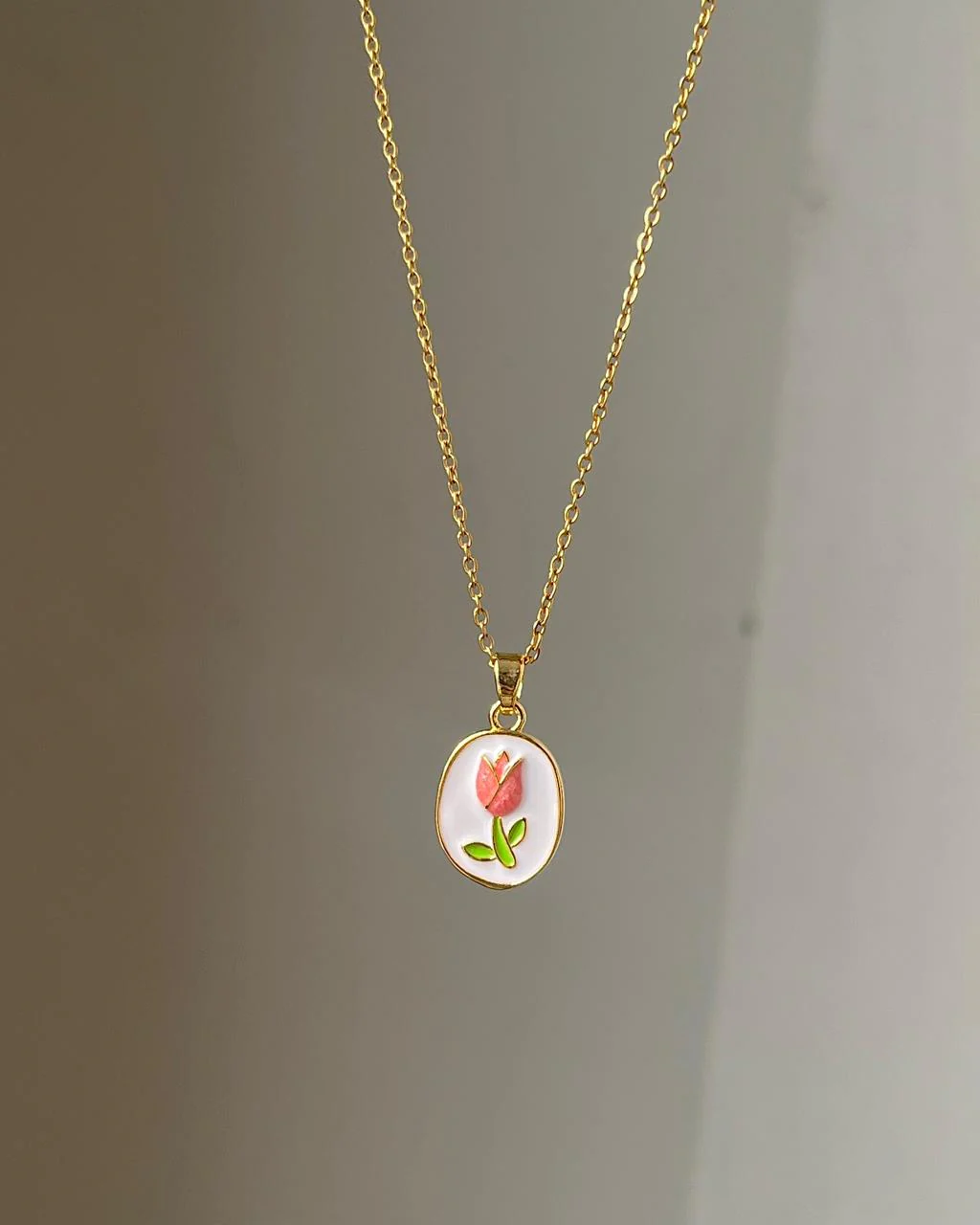 Minimal Tulip Necklace - Image 4
