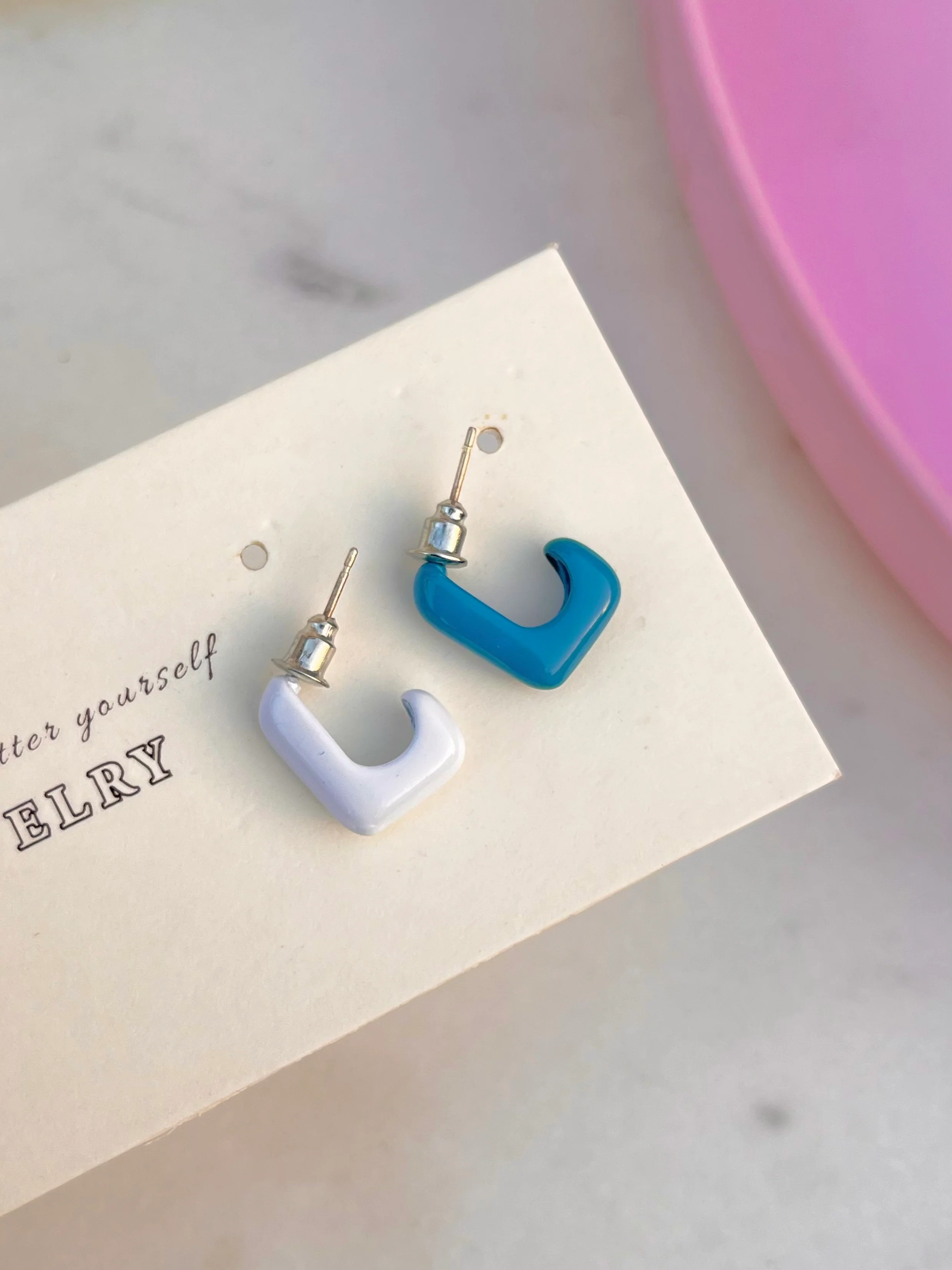 Mismatch Hoop Earrings- white & blue - Image 2