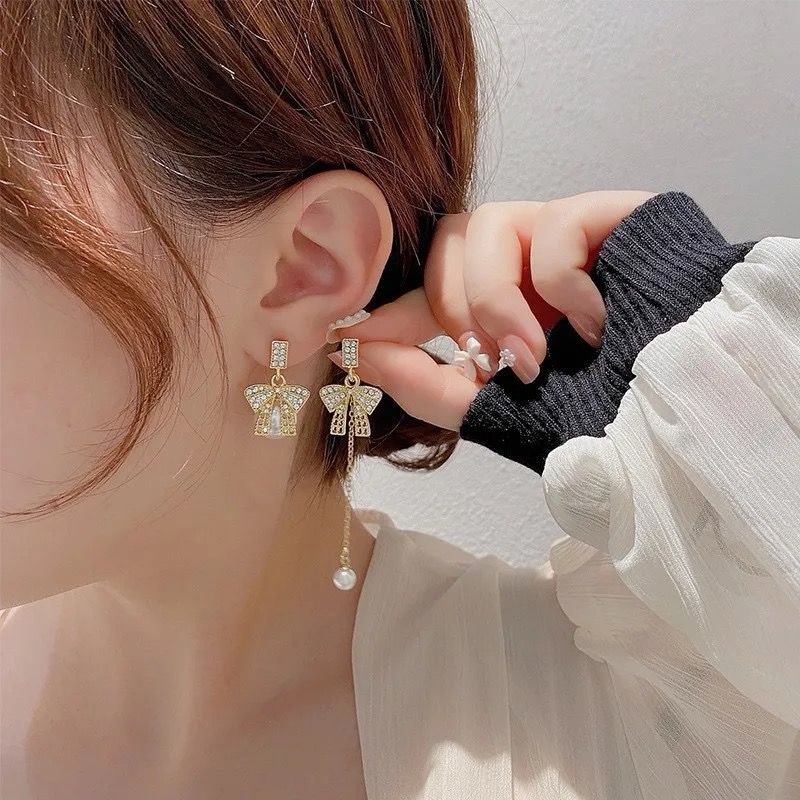 Mismatch Pearl Drop Bow Earrings - Image 5