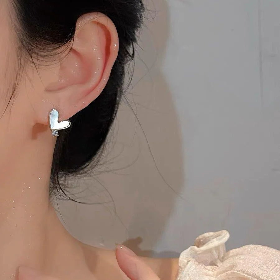 Mismatch Rose Heart Earrings - Image 2
