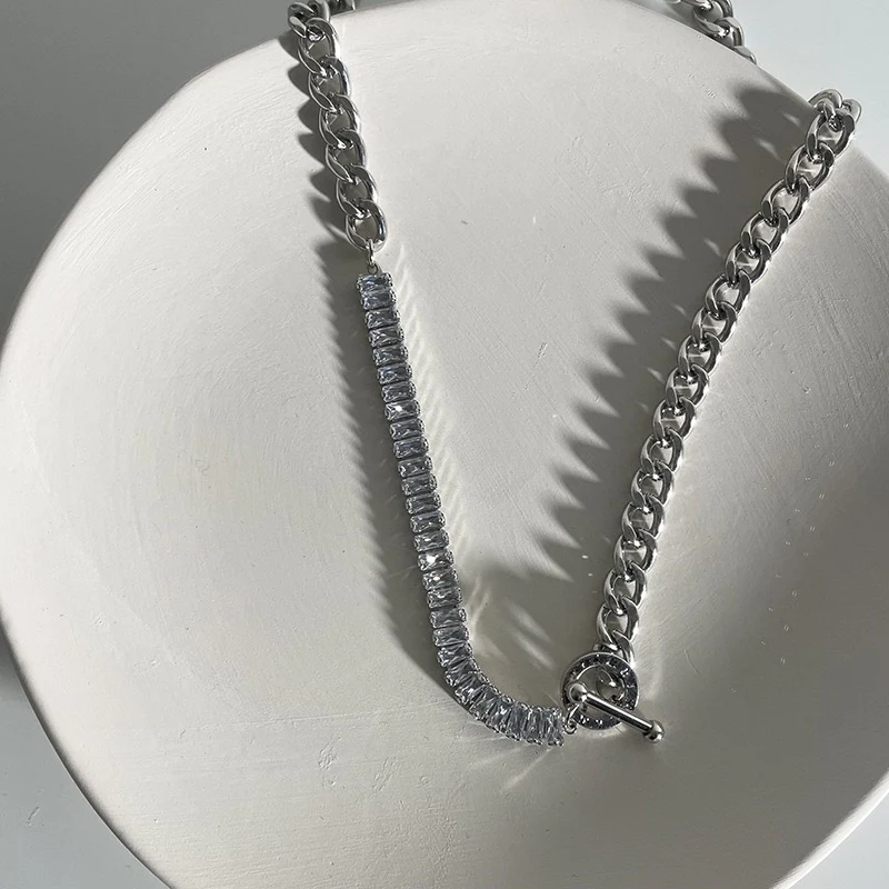 Mob Wife Chunky Necklace - Image 2