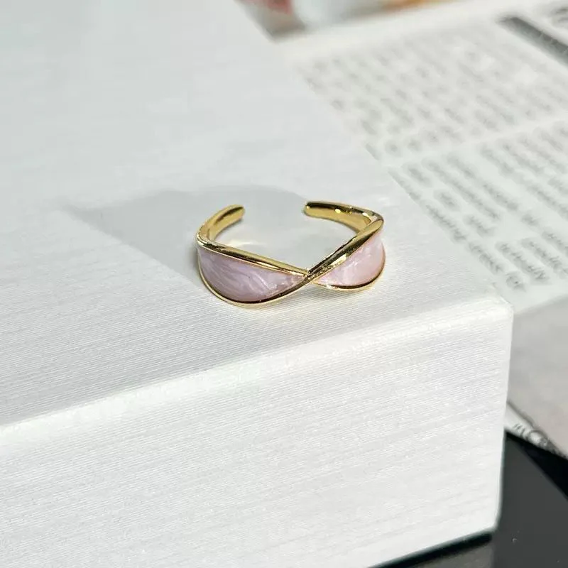 Modern Antique Ring - Image 2