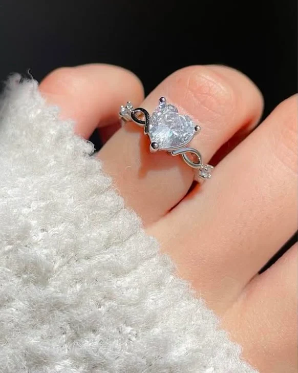 Mystical Heart Ring - Image 3