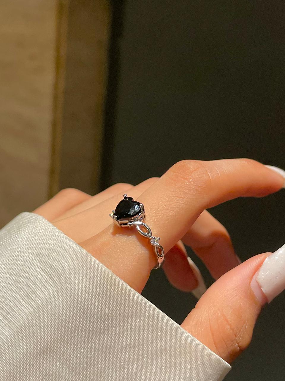 Mystical Heart Ring- black - Image 4