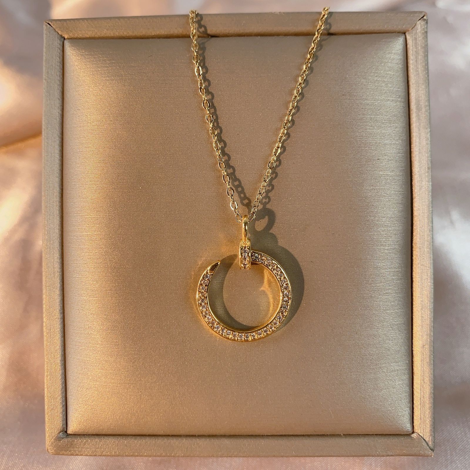Nail Reversible Necklace - golden