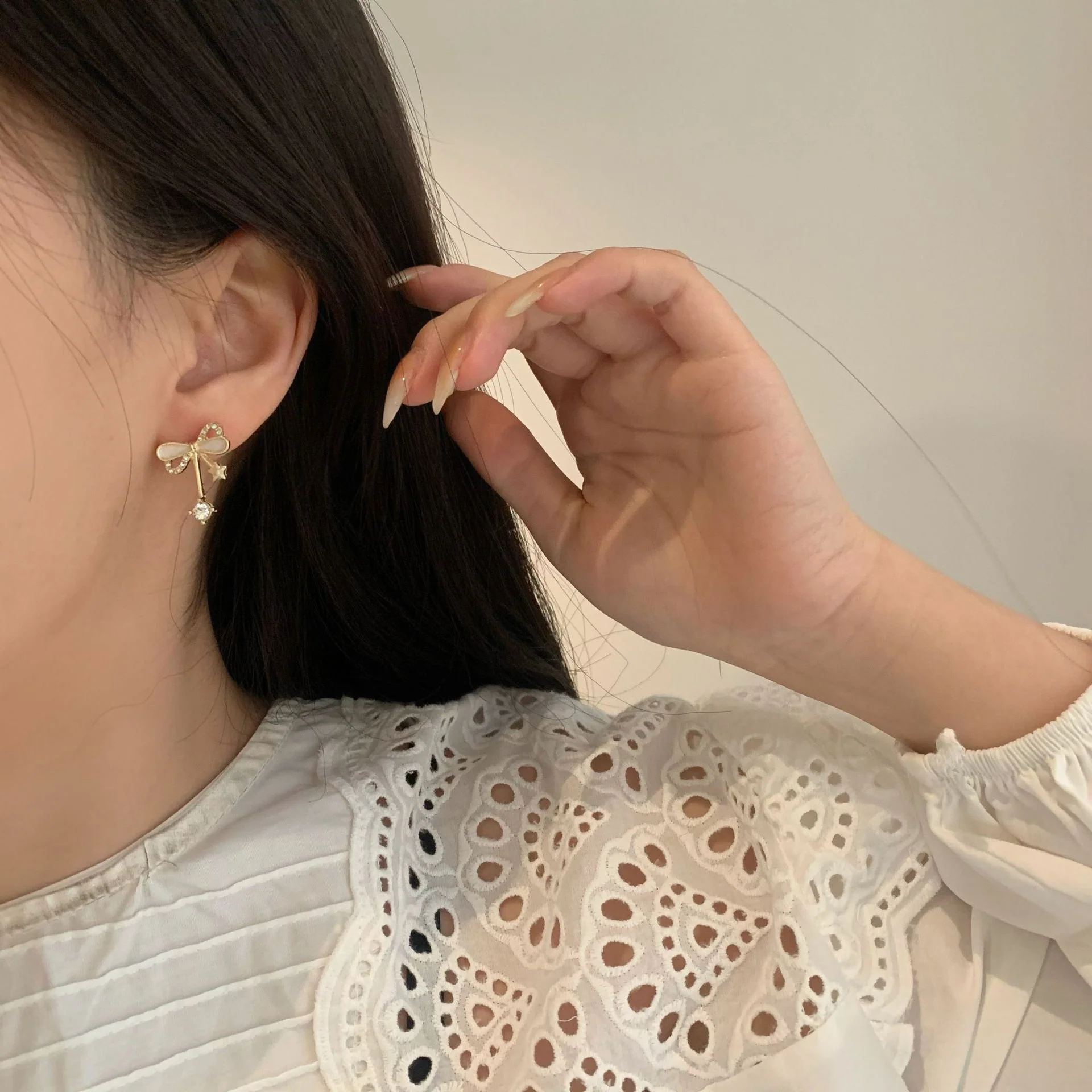New Korean Elegant Bow Zircon Studded Earrings - Image 2