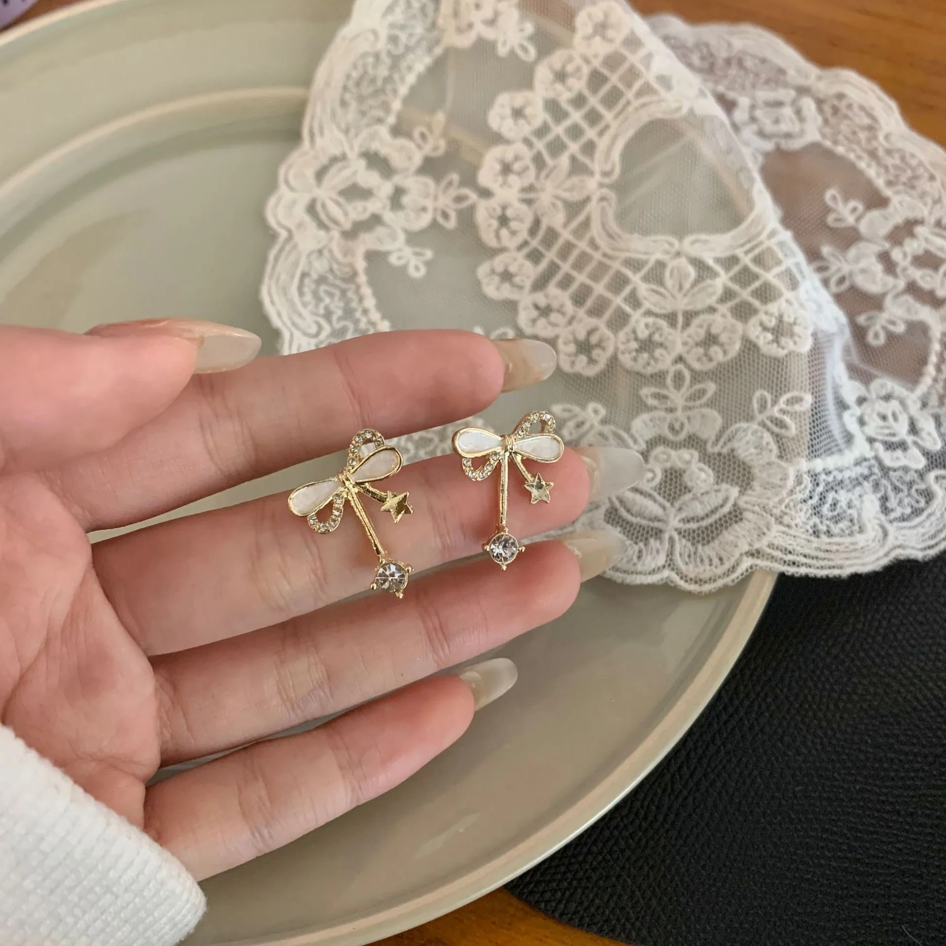New Korean Elegant Bow Zircon Studded Earrings - Image 4