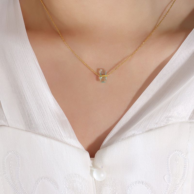 Not so basic! Clear Necklace - Image 3