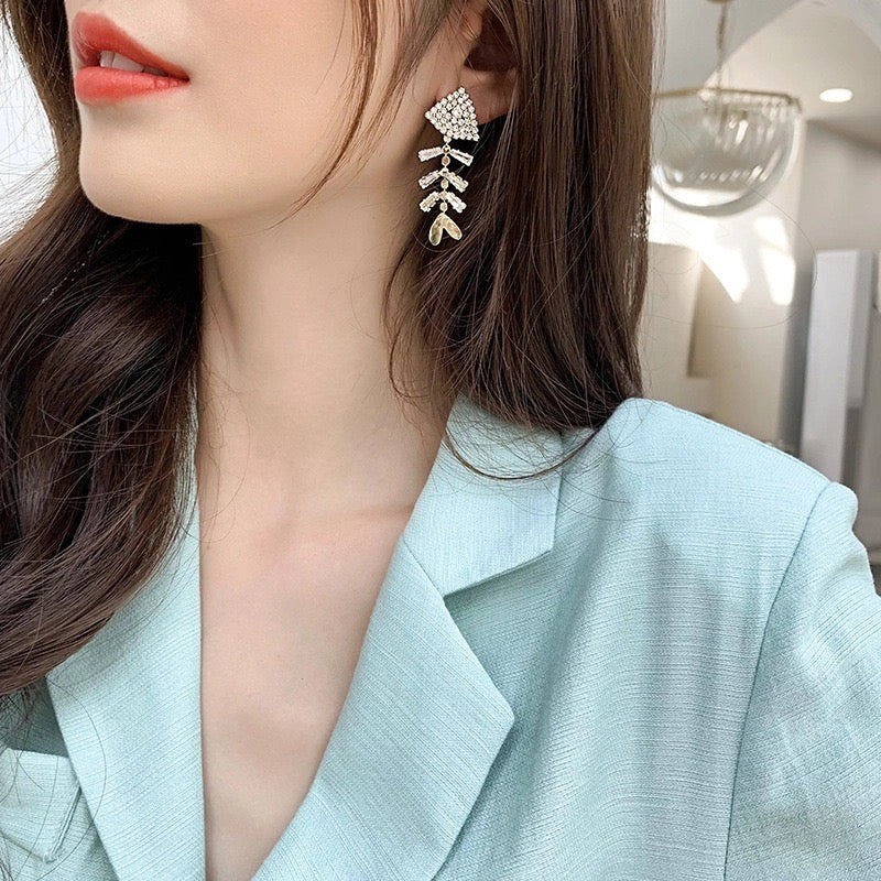 Old Hollywood Glam Earrings - Image 3