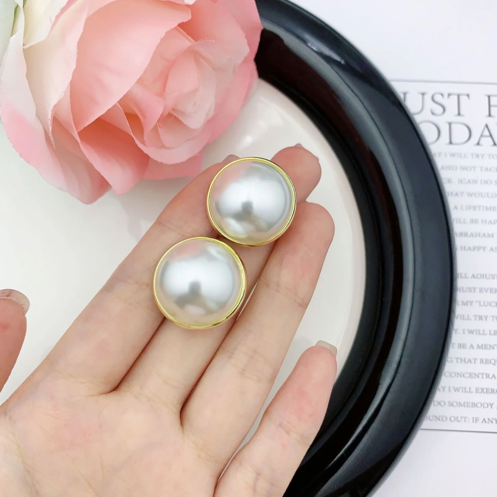 Old money meets Pearl Earrings - Image 2