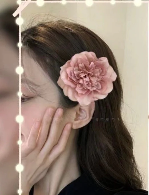 Ombre Rosebud Hair Clip - Image 2