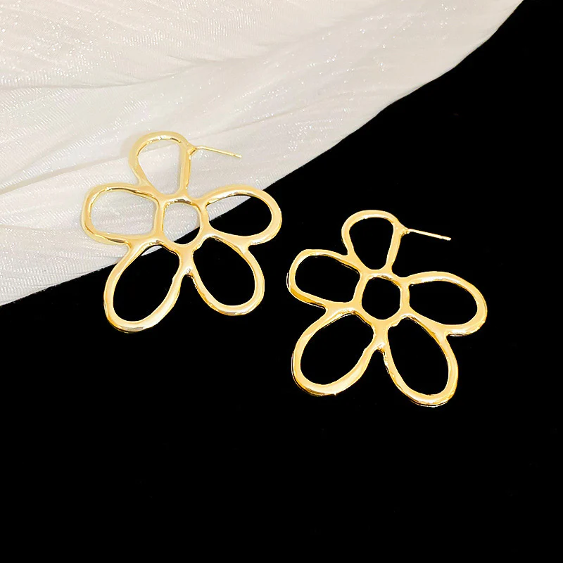 Statement Daisy Earrings - Image 4