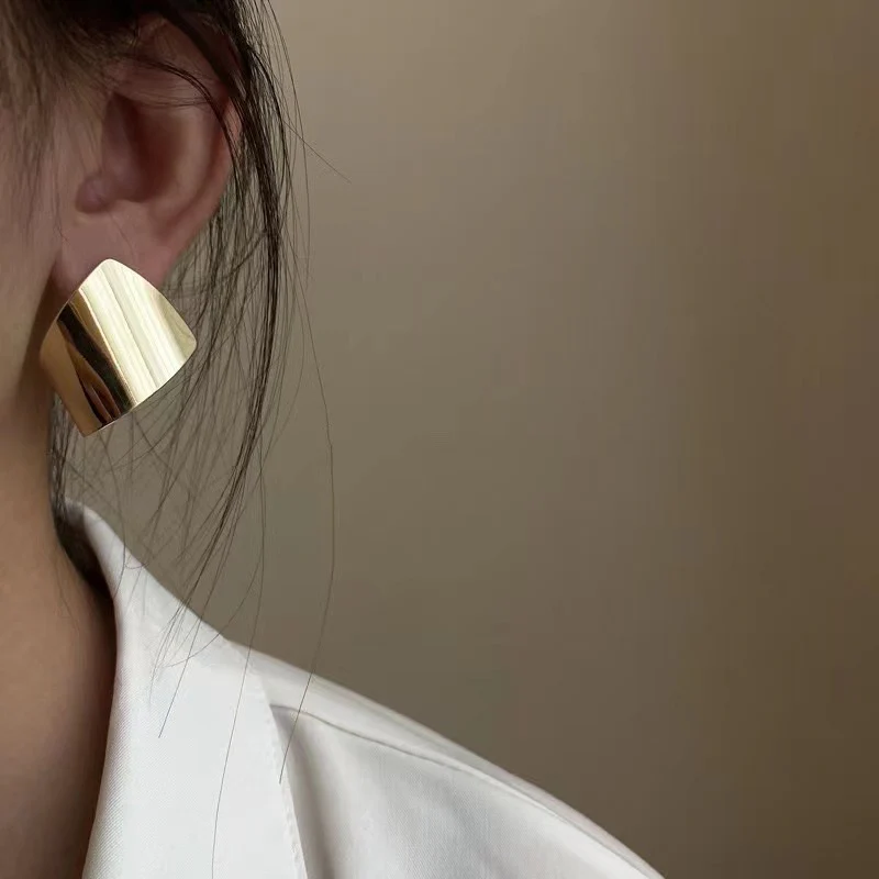 Opera Gold Earrings - Image 2