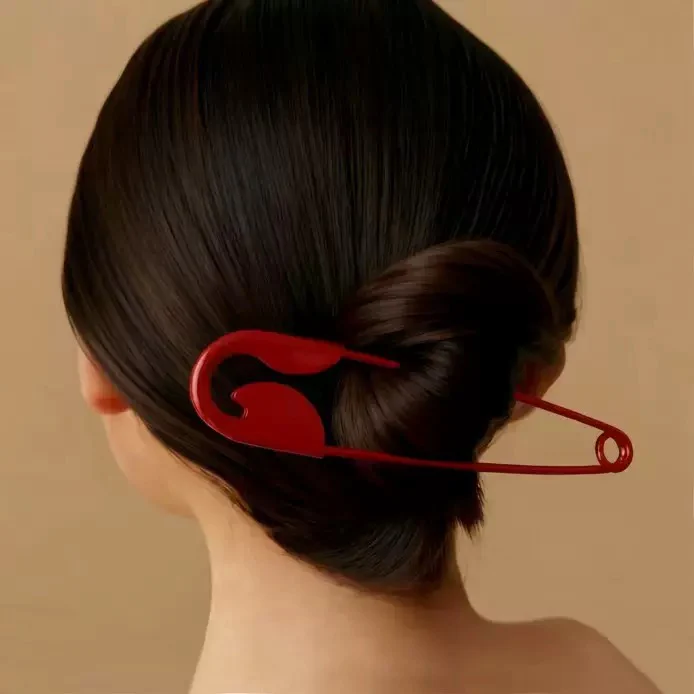 Oversized Dramatic Safety Pin Clip - Image 3