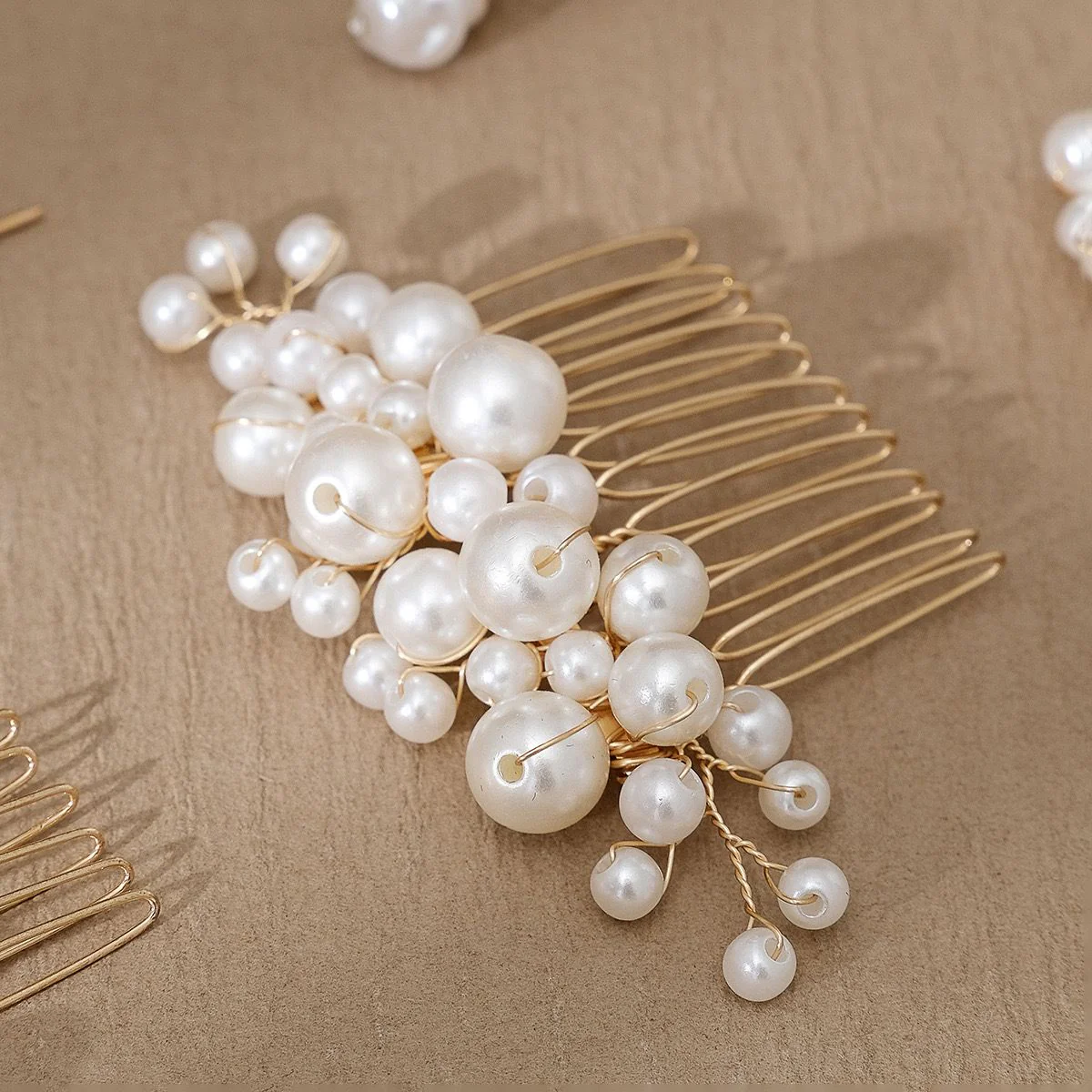Pack of 5 Pearl Hair accessories - Image 2