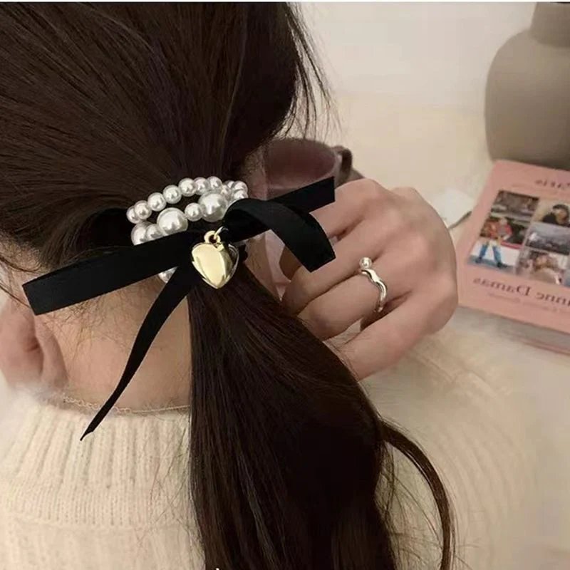 Paris Pearl Heart Hairtie - Image 2