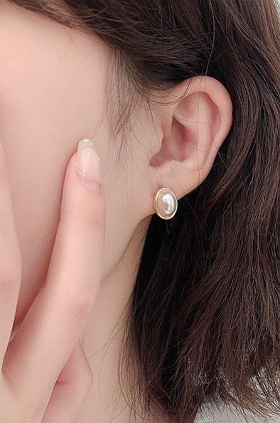 Parisian Pearl Earrings - Image 2