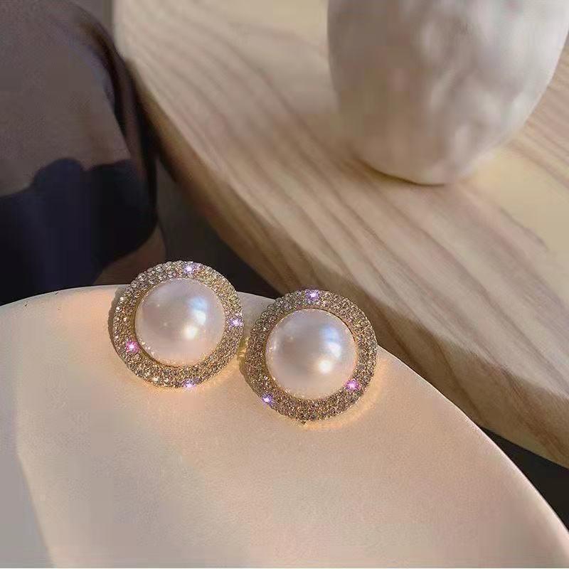 Party Glamor Earrings - Image 3