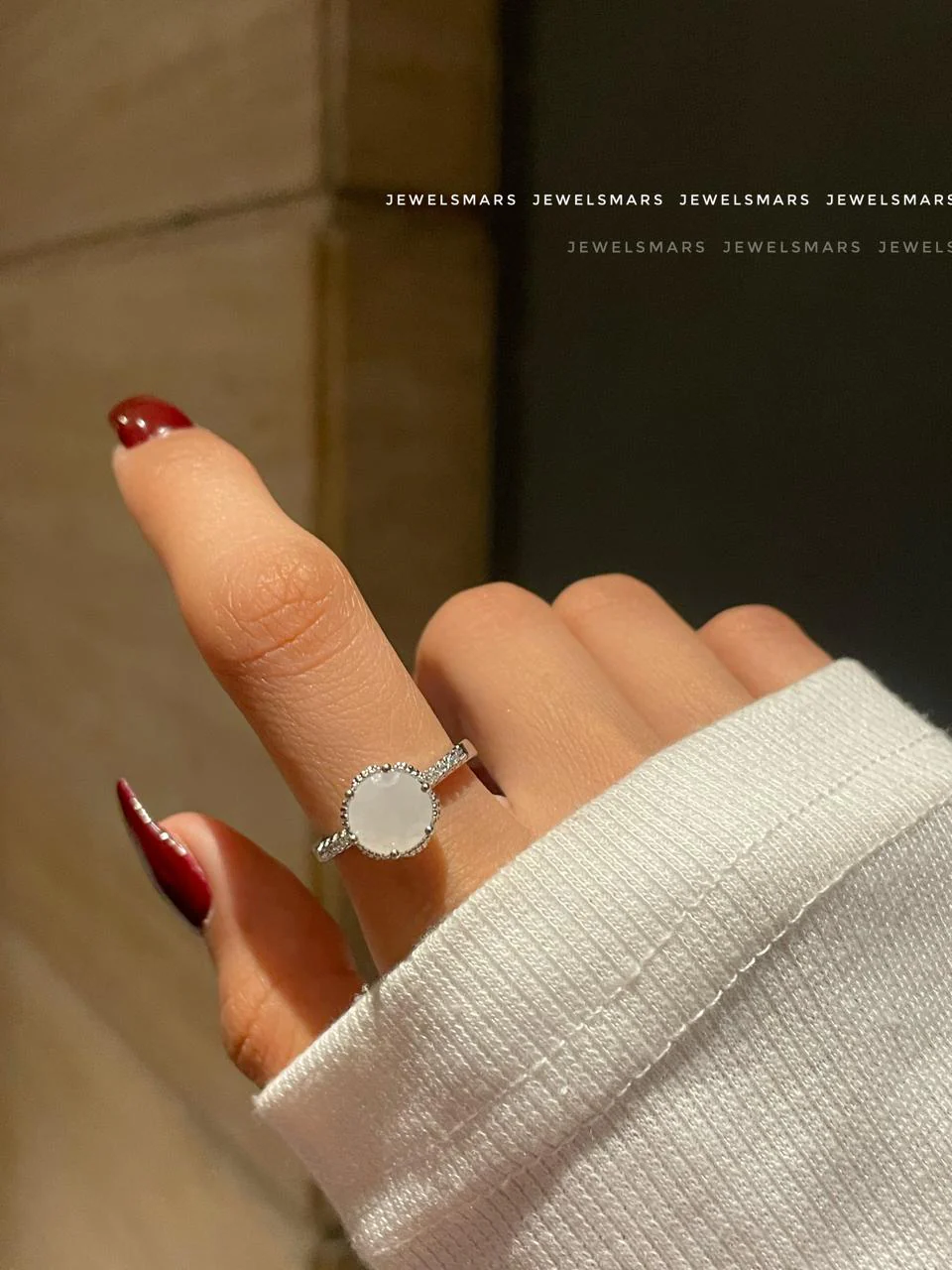 Party Luxe Solitaire ring- opal white - Image 2