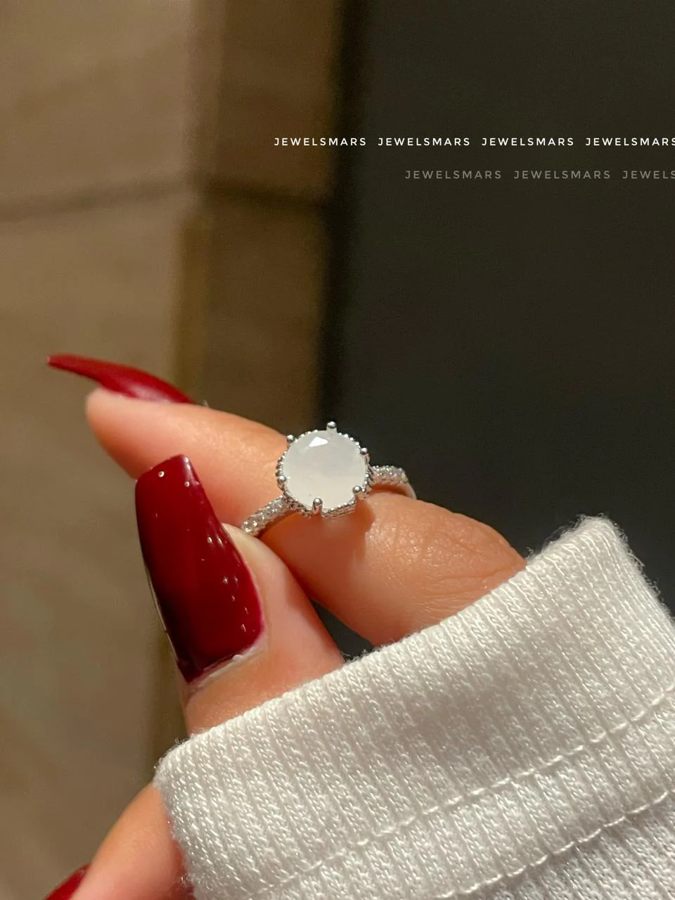 Party Luxe Solitaire ring- opal white - Image 3