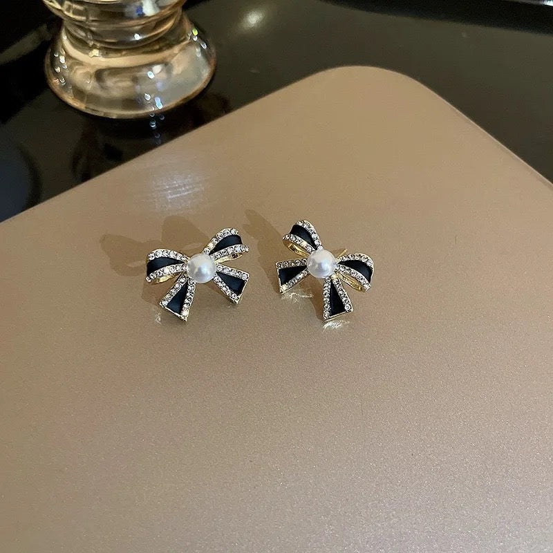 Pearl Bow Earrings - Image 4